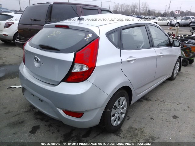 KMHCT5AE2GU285827 - 2016 HYUNDAI ACCENT SE SILVER photo 4