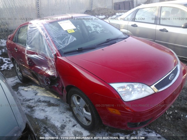 1FAFP34N25W188463 - 2005 FORD FOCUS ZX4 RED photo 1