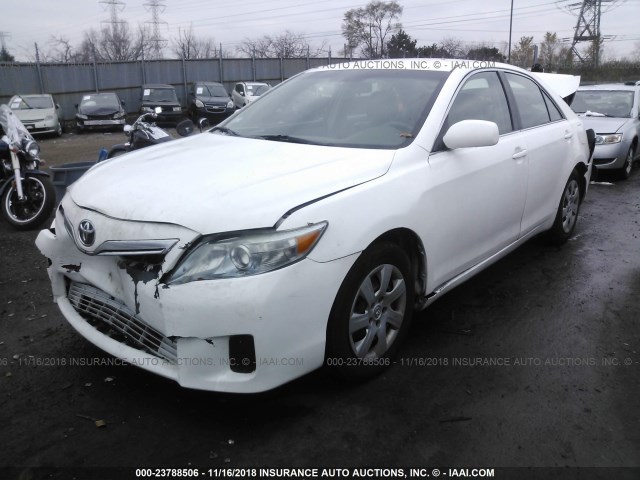 4T1BB3EK0AU115394 - 2010 TOYOTA CAMRY HYBRID WHITE photo 2