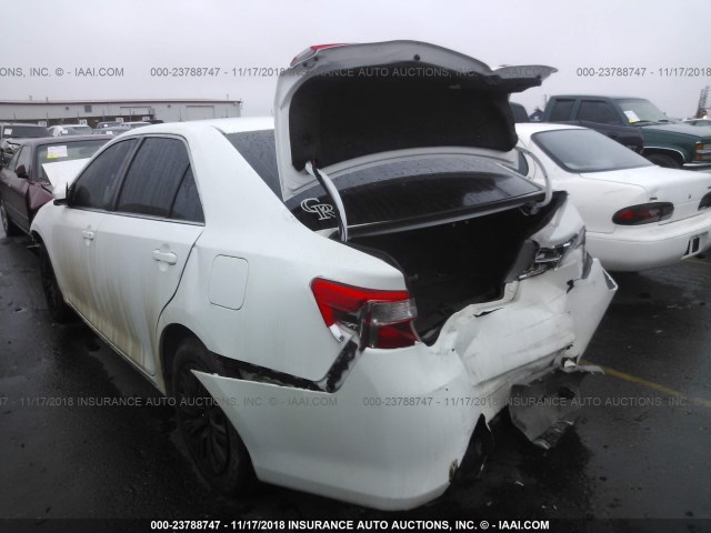 4T1BF1FK4EU421429 - 2014 TOYOTA CAMRY L/SE/LE/XLE 白色 照片 3