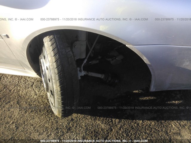 2G2WP552261255330 - 2006 PONTIAC GRAND PRIX SILVER photo 6