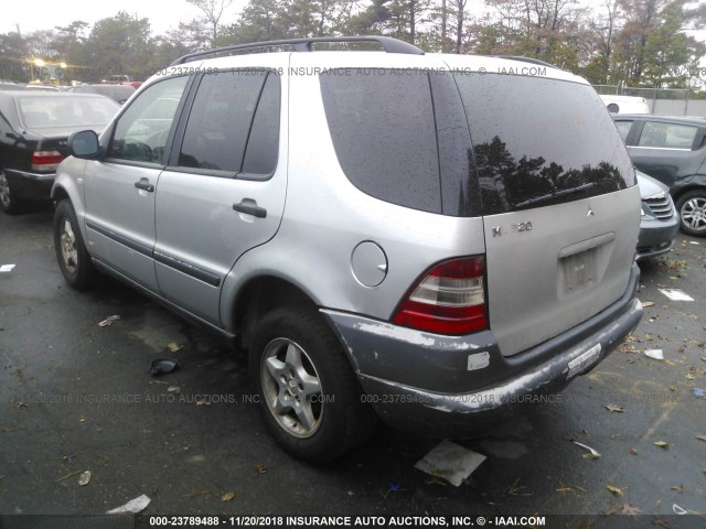 4JGAB54E0XA057879 - 1999 MERCEDES-BENZ ML 320 GRAY photo 3