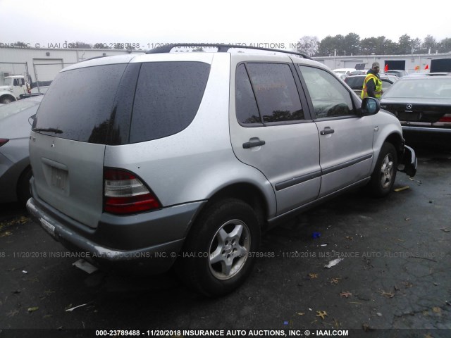 4JGAB54E0XA057879 - 1999 MERCEDES-BENZ ML 320 GRAY photo 4