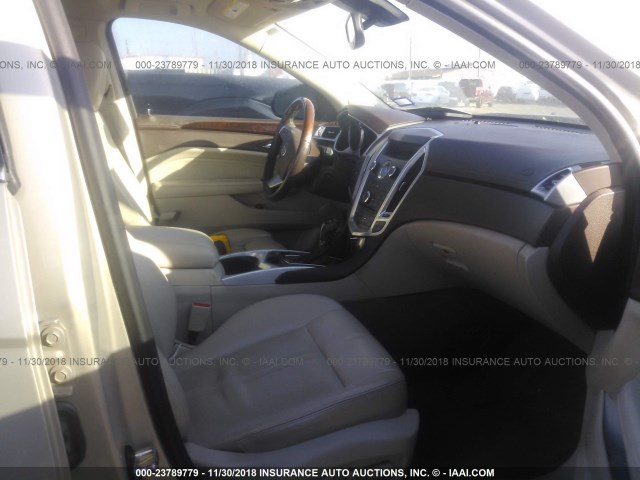 3GYFNBEYXAS564586 - 2010 CADILLAC SRX PERFORMANCE COLLECTION Қоңыр фото 5