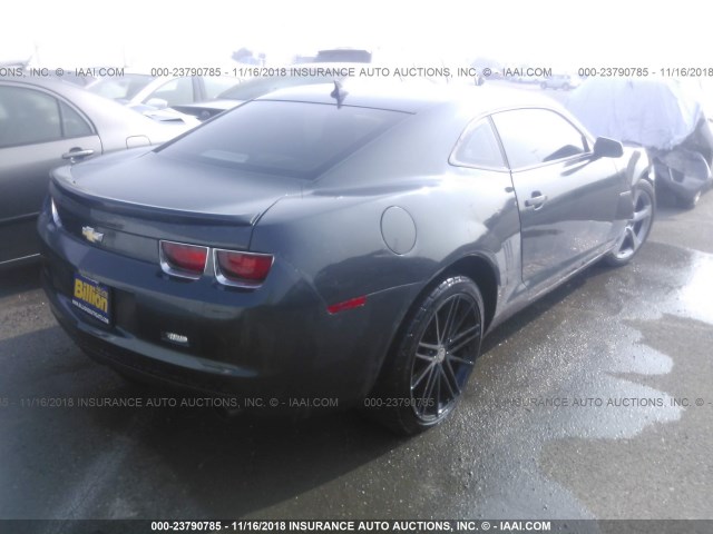 2G1FA1E38C9208372 - 2012 CHEVROLET CAMARO LS GRAY photo 4