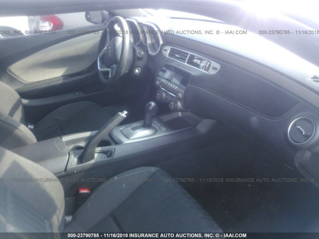 2G1FA1E38C9208372 - 2012 CHEVROLET CAMARO LS GRAY photo 5