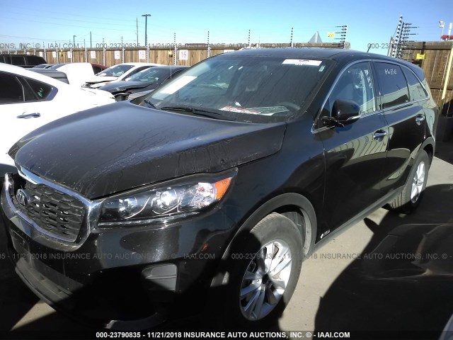 5XYPGDA52KG470619 - 2019 KIA SORENTO LX/L BLACK photo 2