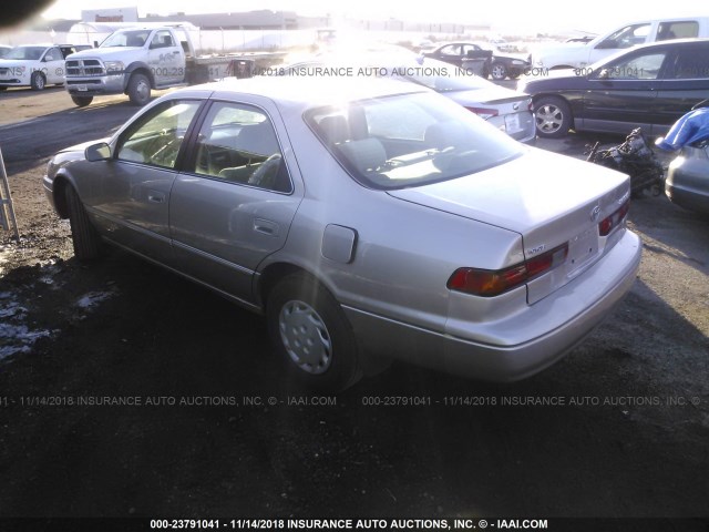 4T1BG22K9WU853184 - 1998 TOYOTA CAMRY TAN photo 3