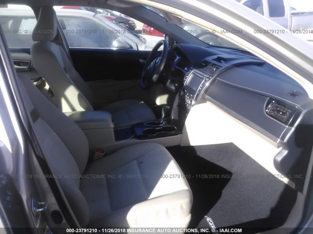 4T4BF1FK0ER382487 - 2014 TOYOTA CAMRY L/SE/LE/XLE GOLD photo 5