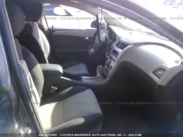 1G1ZB5E17BF156898 - 2011 CHEVROLET MALIBU LS 灰色 照片 5