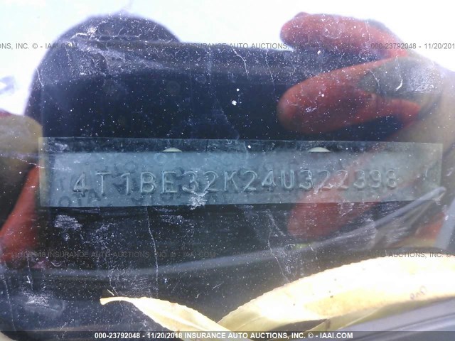 4T1BE32K24U322398 - 2004 TOYOTA CAMRY LE/XLE/SE WHITE photo 9