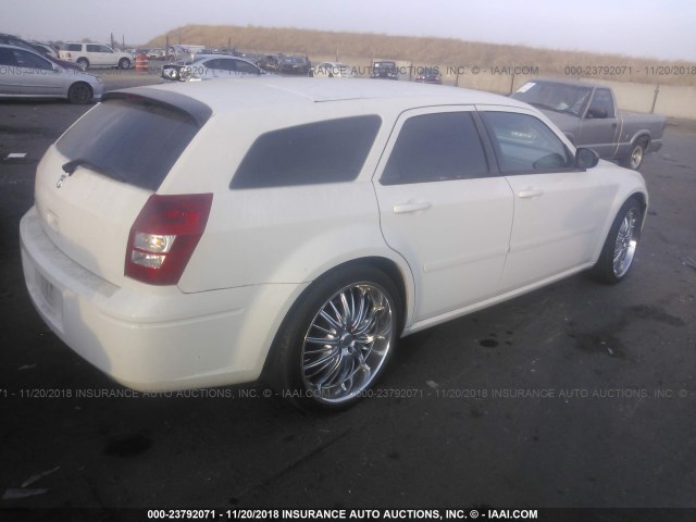 2D4FV47T56H417138 - 2006 DODGE MAGNUM SE WHITE photo 4