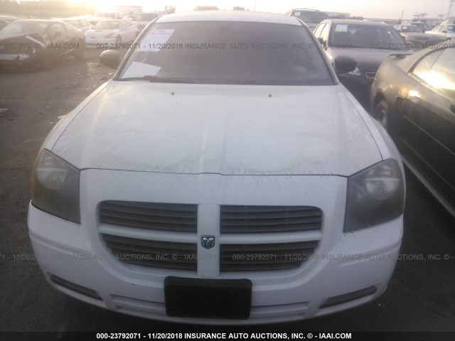 2D4FV47T56H417138 - 2006 DODGE MAGNUM SE WHITE photo 6