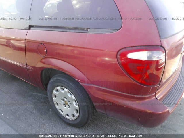 2C8GP44G11R168616 - 2001 CHRYSLER TOWN & COUNTRY LX RED photo 6