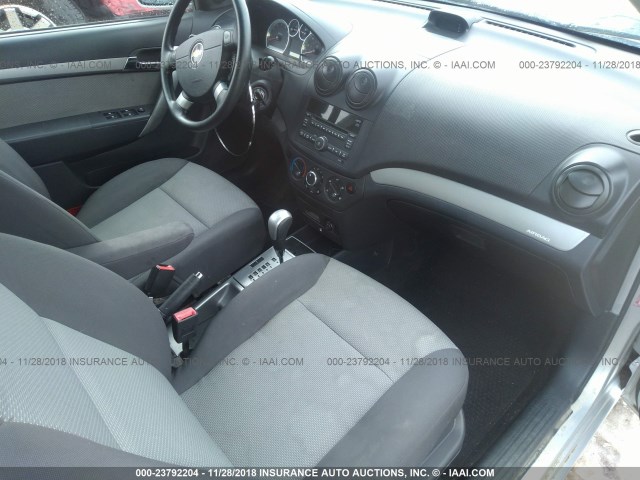 KL1TD66EX9B632889 - 2009 CHEVROLET AVEO LS/LT SILVER photo 5