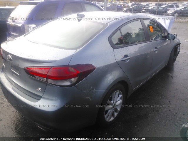 3KPFL4A7XHE025107 - 2017 KIA FORTE LX/S GRAY photo 4