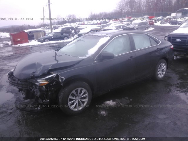 4T4BF1FK0GR560238 - 2016 TOYOTA CAMRY LE/XLE/SE/XSE BLACK photo 2
