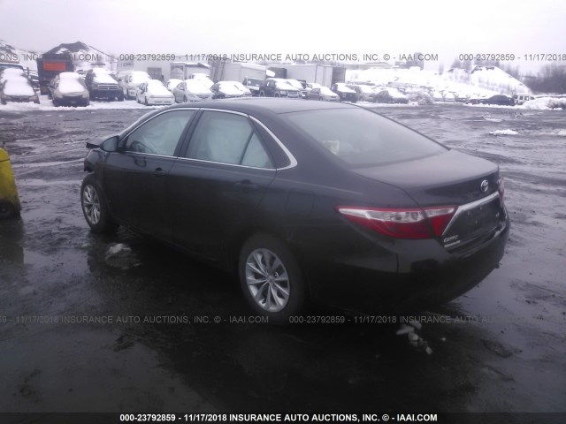 4T4BF1FK0GR560238 - 2016 TOYOTA CAMRY LE/XLE/SE/XSE BLACK photo 3