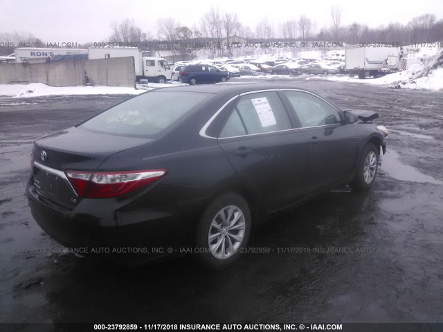 4T4BF1FK0GR560238 - 2016 TOYOTA CAMRY LE/XLE/SE/XSE BLACK photo 4