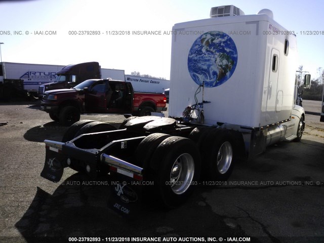 1XPHD49X0DD186117 - 2013 PETERBILT 386 WHITE photo 4