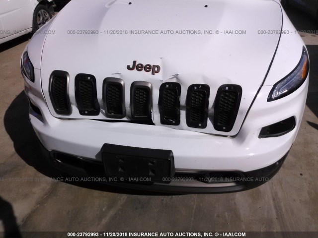 1C4PJLCB4GW350555 - 2016 JEEP CHEROKEE LATITUDE WHITE photo 6