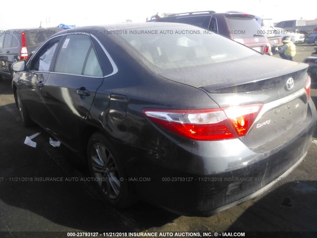 4T1BF1FK2FU965414 - 2015 TOYOTA CAMRY LE/XLE/SE/XSE BLACK photo 3