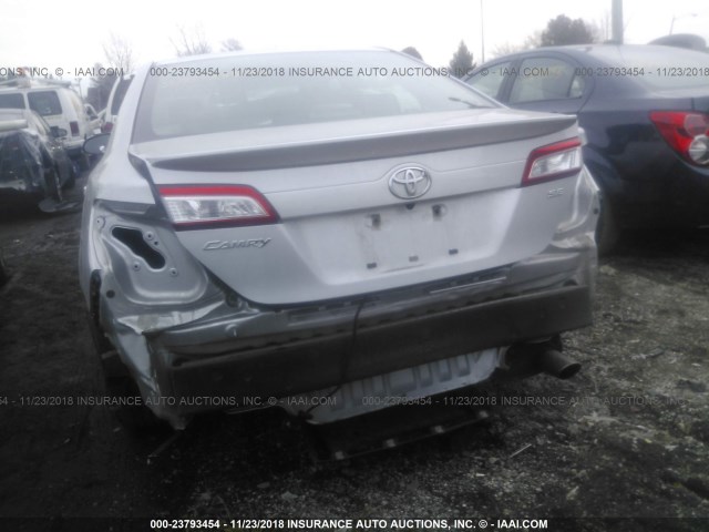 4T1BF1FK9DU671781 - 2013 TOYOTA CAMRY L/SE/LE/XLE Gümüş foto 6