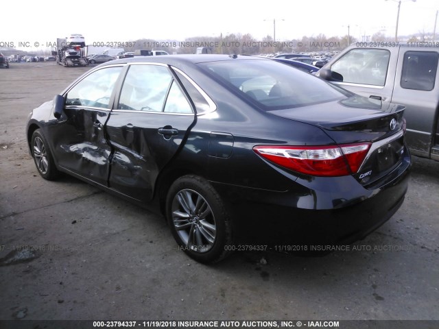 4T1BF1FK9GU151200 - 2016 TOYOTA CAMRY LE/XLE/SE/XSE BLUE photo 3