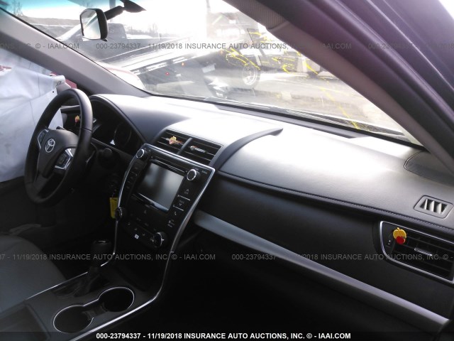 4T1BF1FK9GU151200 - 2016 TOYOTA CAMRY LE/XLE/SE/XSE BLUE photo 5