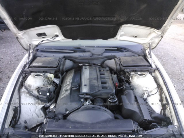 WBADT43441GF56965 - 2001 BMW 525 I AUTOMATIC WHITE photo 10
