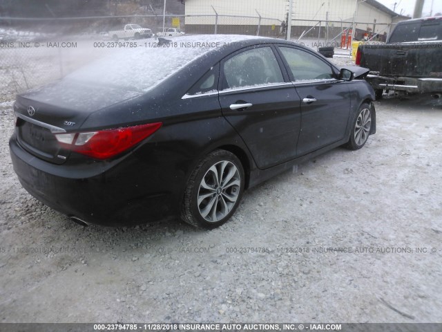 5NPEC4AB5DH804971 - 2013 HYUNDAI SONATA SE/LIMITED BLACK photo 4