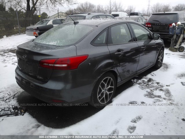 1FADP3H25JL209731 - 2018 FORD FOCUS SEL GRAY photo 4