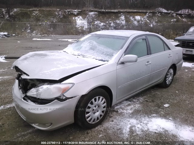 4T1BE32K03U182088 - 2003 TOYOTA CAMRY LE/XLE/SE SILVER photo 2