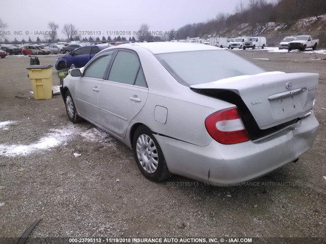 4T1BE32K03U182088 - 2003 TOYOTA CAMRY LE/XLE/SE SILVER photo 3