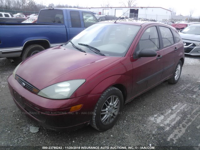 3FAFP37Z93R180388 - 2003 FORD FOCUS ZX5 RED photo 2