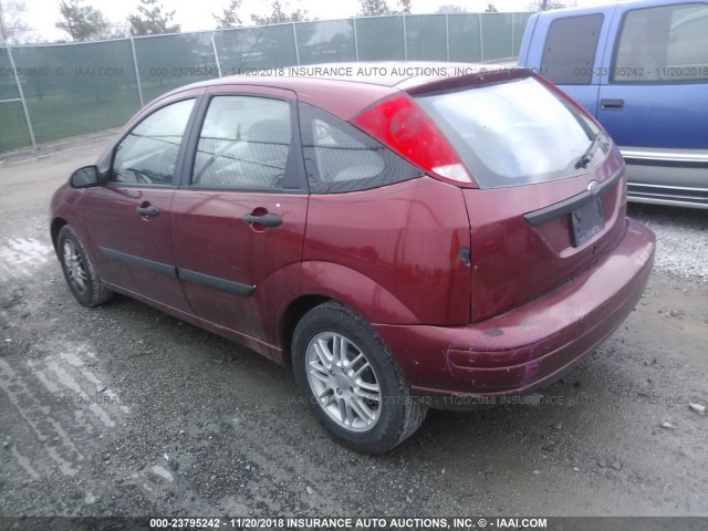 3FAFP37Z93R180388 - 2003 FORD FOCUS ZX5 RED photo 3