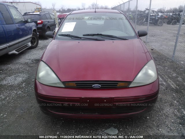 3FAFP37Z93R180388 - 2003 FORD FOCUS ZX5 RED photo 6