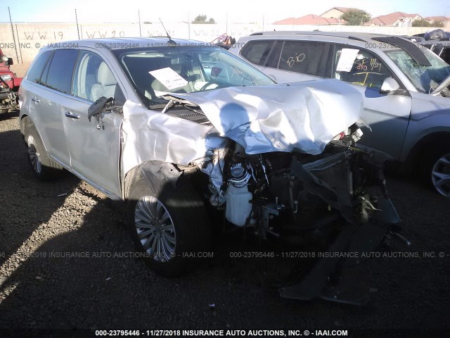 2LMDJ8JK4CBL01113 - 2012 LINCOLN MKX SILVER photo 1