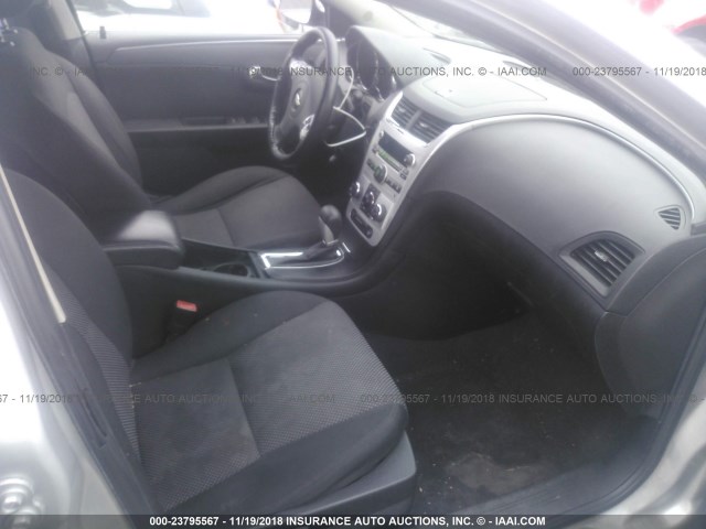 1G1ZC5EB5AF209764 - 2010 CHEVROLET MALIBU 1LT SILVER photo 5