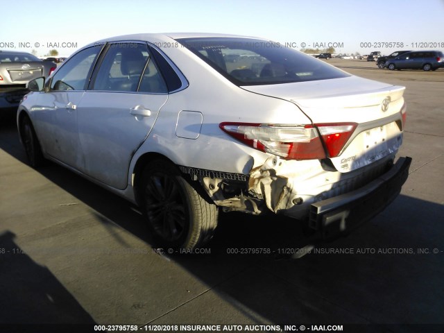 4T1BF1FK7FU104181 - 2015 TOYOTA CAMRY LE/XLE/SE/XSE 白色 照片 3