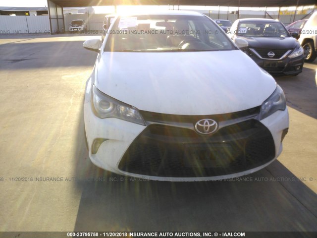 4T1BF1FK7FU104181 - 2015 TOYOTA CAMRY LE/XLE/SE/XSE 白色 照片 6