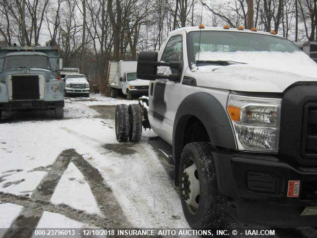 1FDUF5GY7DEB05101 - 2013 FORD F550 SUPER DUTY WHITE photo 1