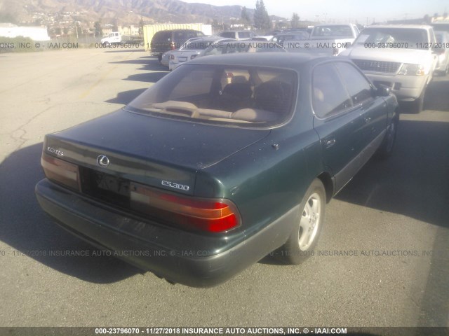 JT8BF12GXT0159697 - 1996 LEXUS ES 300 GREEN photo 4