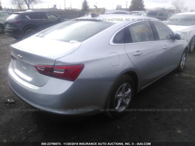 1G1ZB5ST5JF143183 - 2018 CHEVROLET MALIBU LS 银色 照片 4
