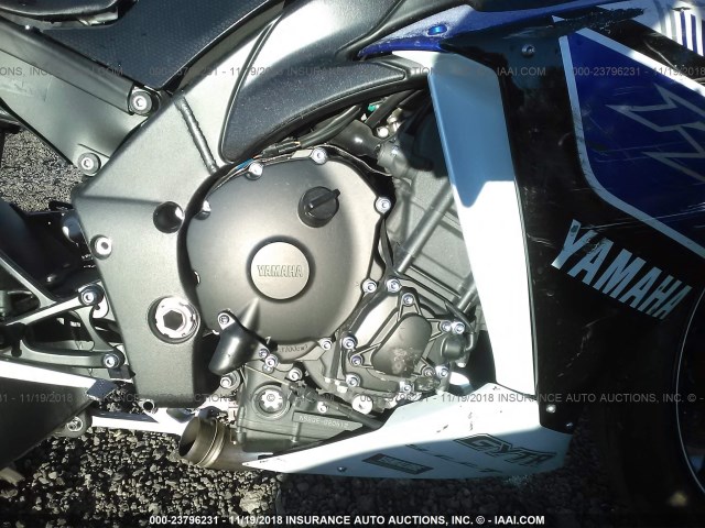 JYARN23E4DA015527 - 2013 YAMAHA YZFR1 BLUE photo 8