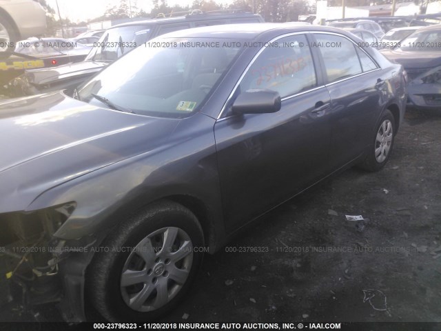 4T1BF3EK7AU031061 - 2010 TOYOTA CAMRY SE/LE/XLE 灰色 照片 2