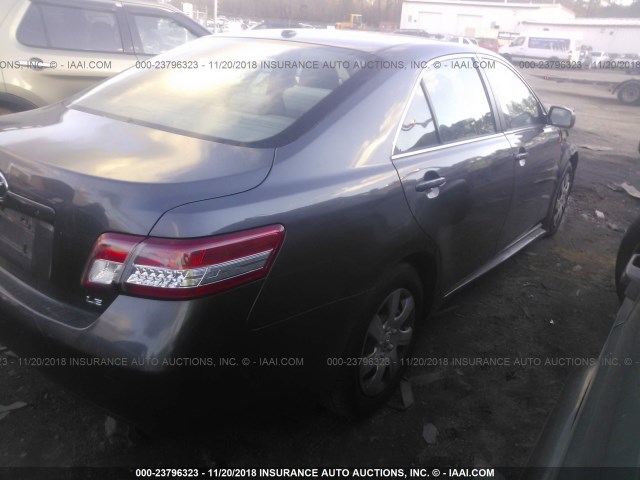 4T1BF3EK7AU031061 - 2010 TOYOTA CAMRY SE/LE/XLE 灰色 照片 4
