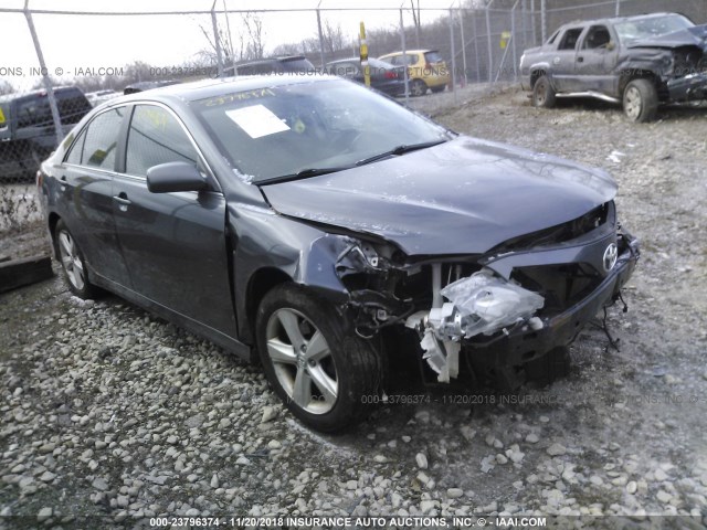 4T1BF3EK5BU605724 - 2011 TOYOTA CAMRY SE/LE/XLE GRAY photo 1