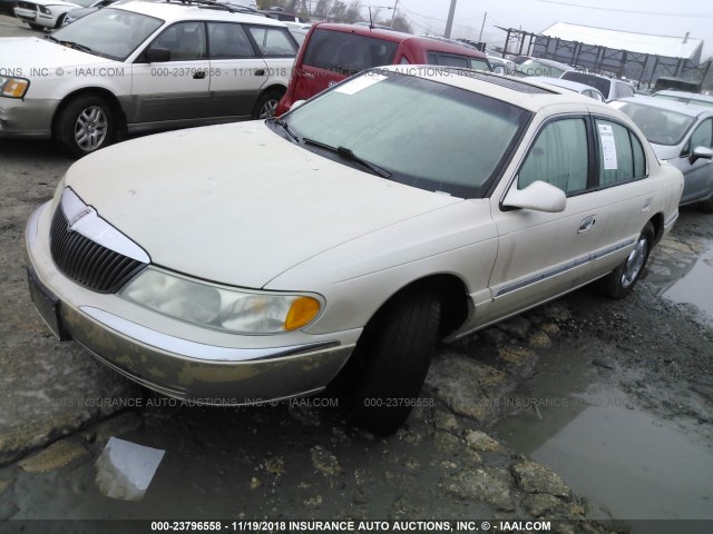 1LNHM97V81Y633728 - 2001 LINCOLN CONTINENTAL  CREAM photo 2