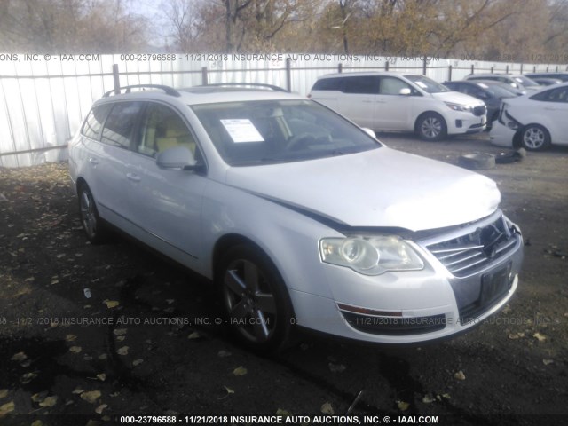 WVWLK73C08E194081 - 2008 VOLKSWAGEN PASSAT WAGON KOMFORT WHITE photo 1